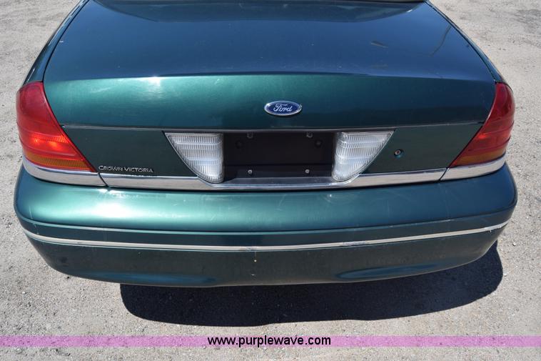 image for item J2808 2000 Ford Crown Victoria Police Interceptor