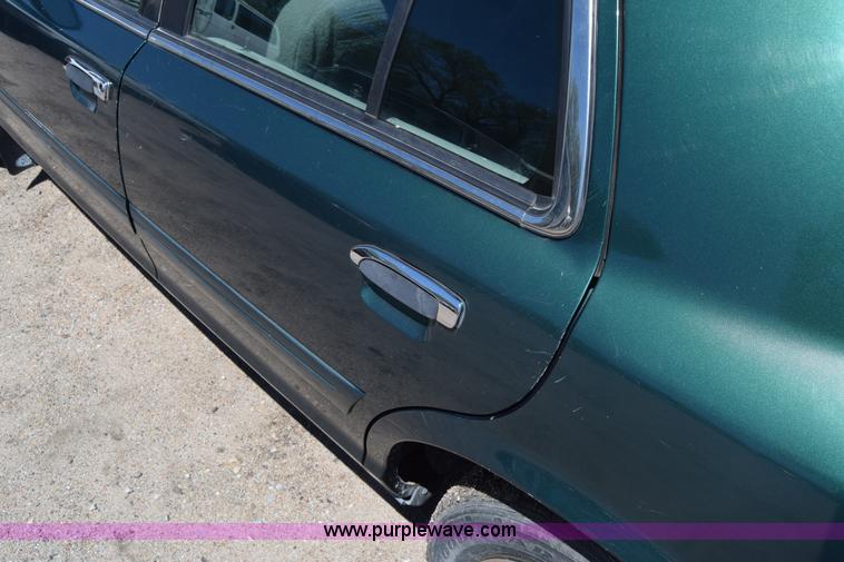 image for item J2808 2000 Ford Crown Victoria Police Interceptor