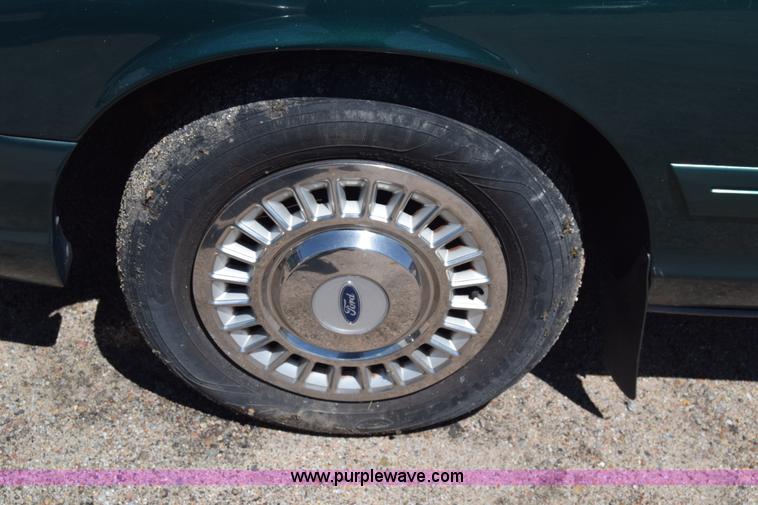 image for item J2808 2000 Ford Crown Victoria Police Interceptor