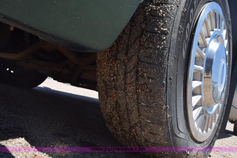 image for item J2808 2000 Ford Crown Victoria Police Interceptor