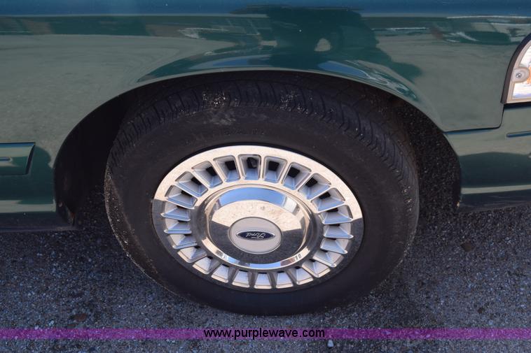 image for item J2808 2000 Ford Crown Victoria Police Interceptor