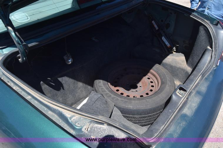 image for item J2808 2000 Ford Crown Victoria Police Interceptor