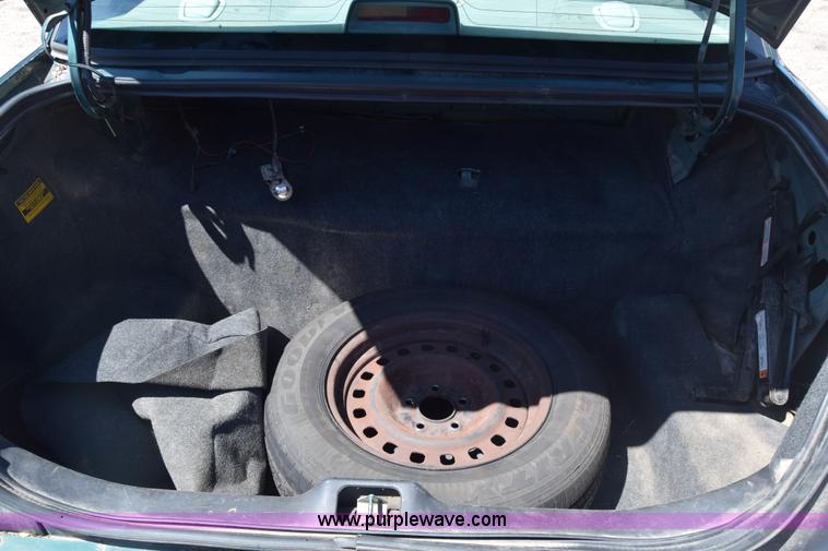 image for item J2808 2000 Ford Crown Victoria Police Interceptor