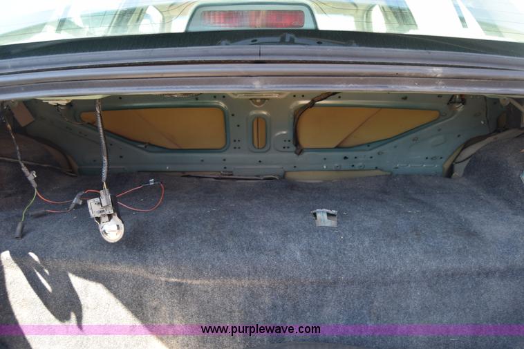 image for item J2808 2000 Ford Crown Victoria Police Interceptor