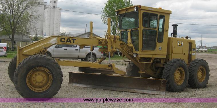 image for item J2824 1989 Caterpillar 120G motor grader