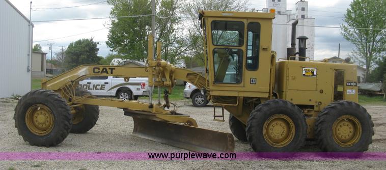 image for item J2824 1989 Caterpillar 120G motor grader