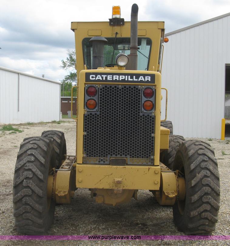 image for item J2824 1989 Caterpillar 120G motor grader