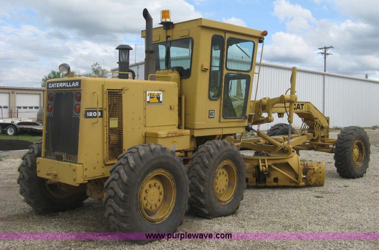 image for item J2824 1989 Caterpillar 120G motor grader