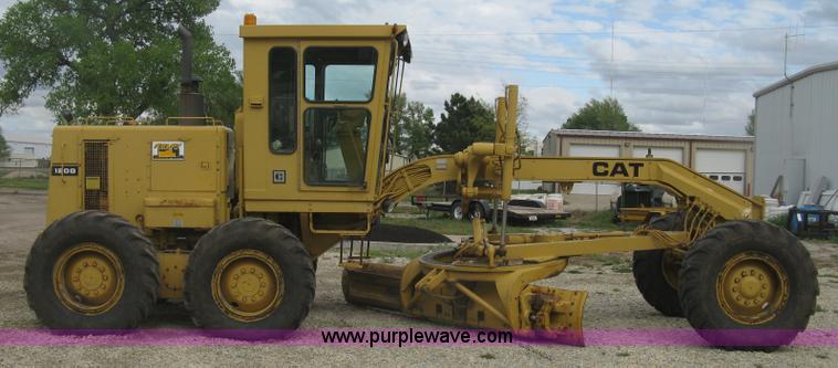 image for item J2824 1989 Caterpillar 120G motor grader