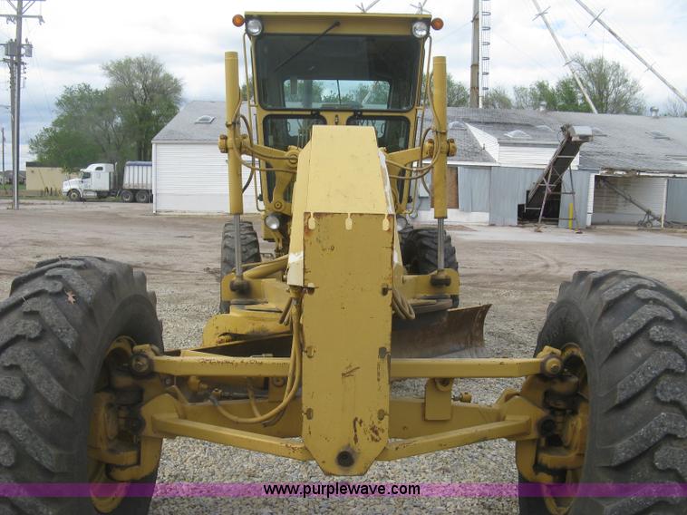 image for item J2824 1989 Caterpillar 120G motor grader