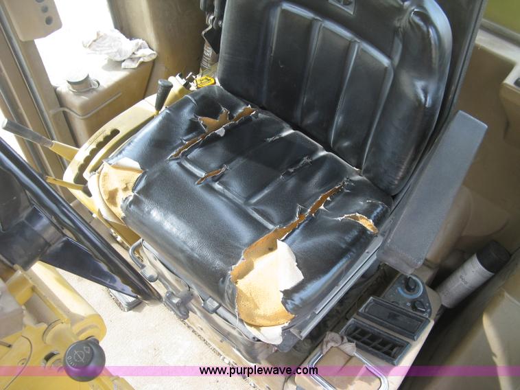 image for item J2824 1989 Caterpillar 120G motor grader