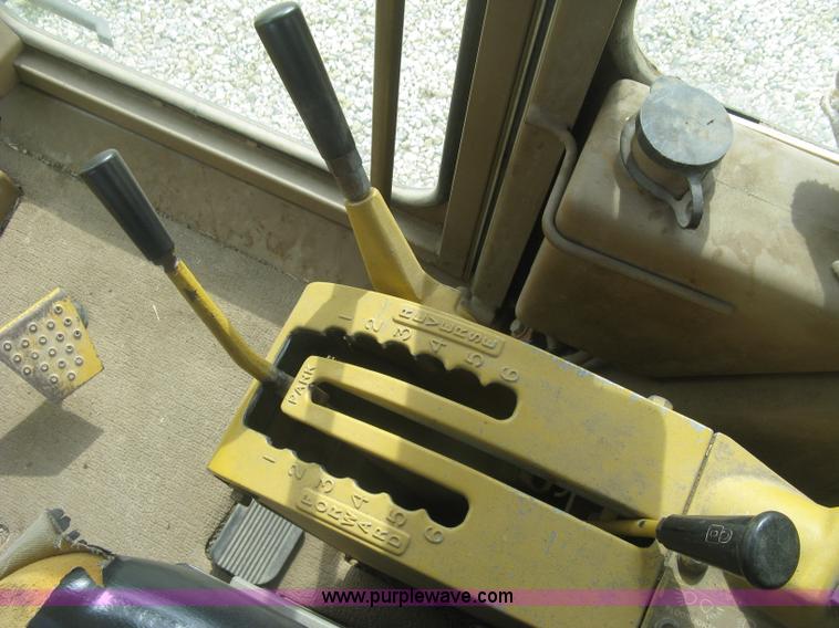 image for item J2824 1989 Caterpillar 120G motor grader