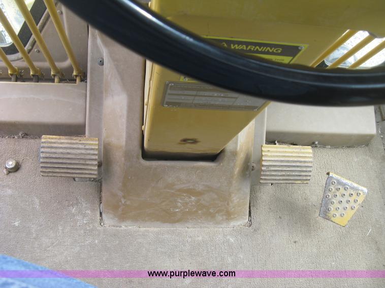 image for item J2824 1989 Caterpillar 120G motor grader