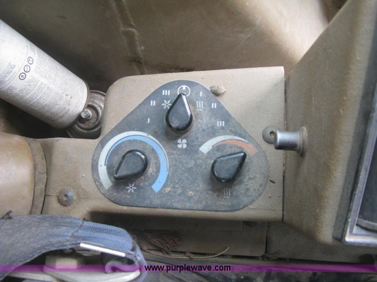 image for item J2824 1989 Caterpillar 120G motor grader