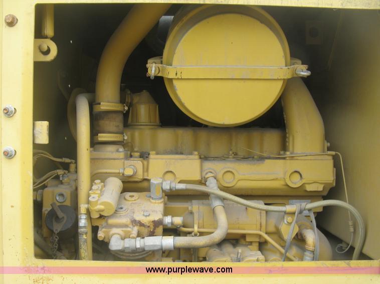 image for item J2824 1989 Caterpillar 120G motor grader
