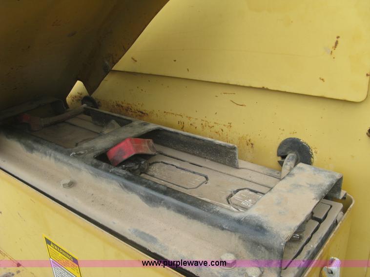 image for item J2824 1989 Caterpillar 120G motor grader