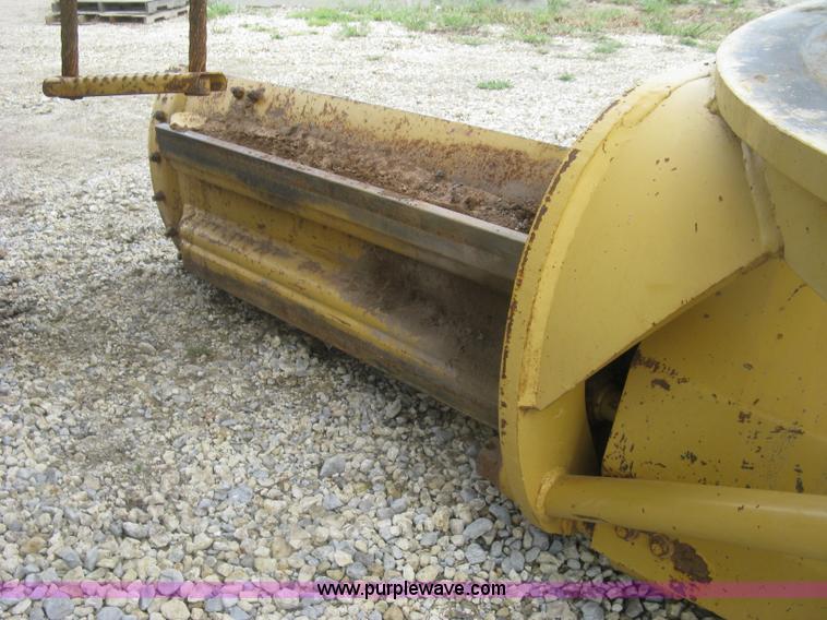 image for item J2824 1989 Caterpillar 120G motor grader