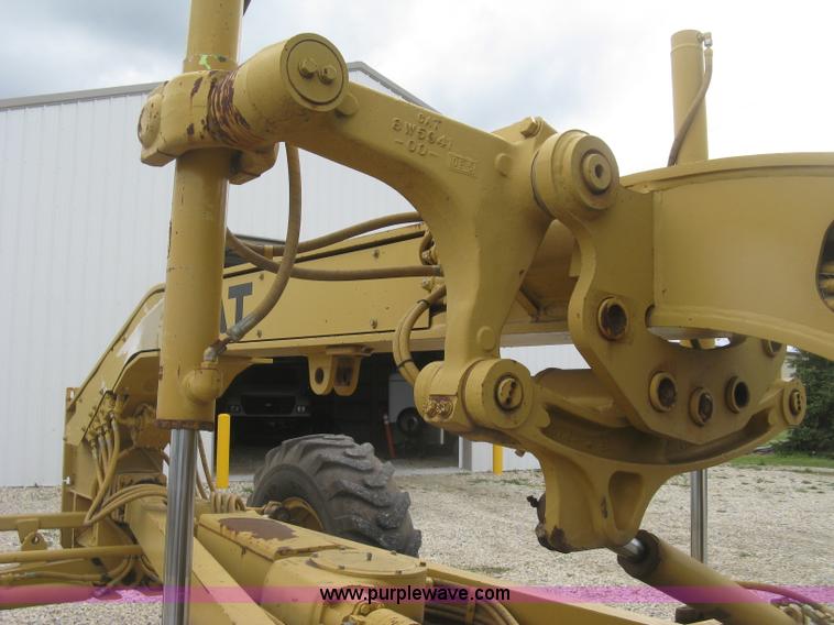 image for item J2824 1989 Caterpillar 120G motor grader