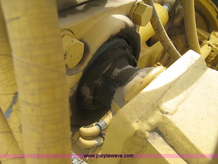 image for item J2824 1989 Caterpillar 120G motor grader