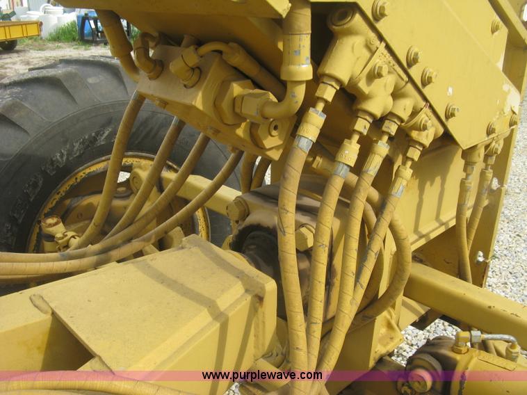 image for item J2824 1989 Caterpillar 120G motor grader