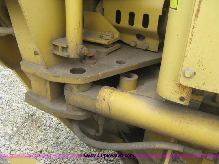 image for item J2824 1989 Caterpillar 120G motor grader