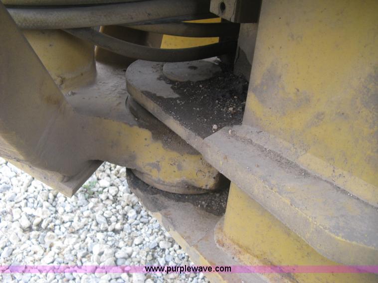 image for item J2824 1989 Caterpillar 120G motor grader