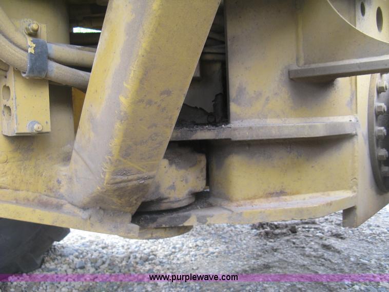 image for item J2824 1989 Caterpillar 120G motor grader
