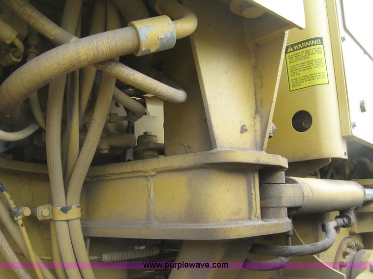 image for item J2824 1989 Caterpillar 120G motor grader
