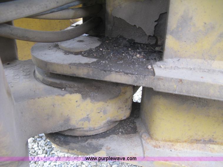 image for item J2824 1989 Caterpillar 120G motor grader