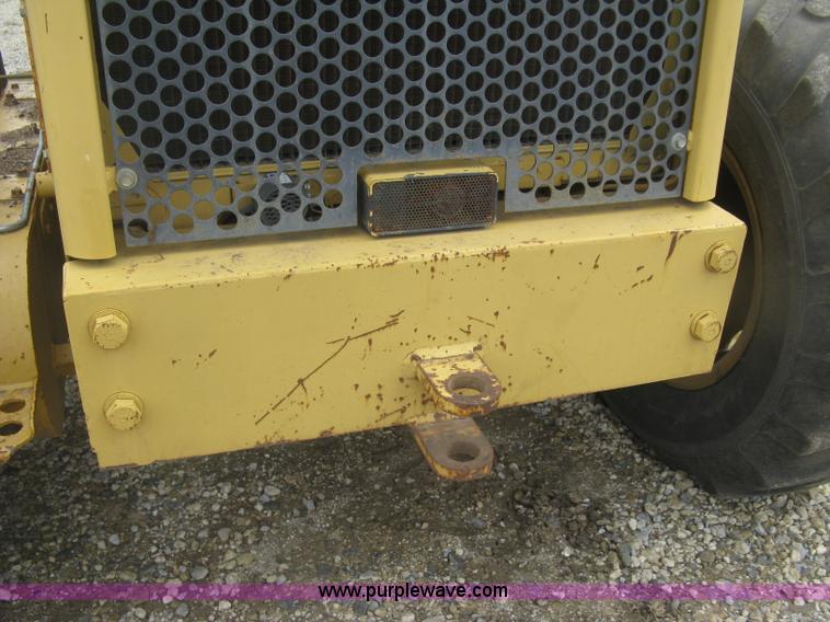 image for item J2824 1989 Caterpillar 120G motor grader