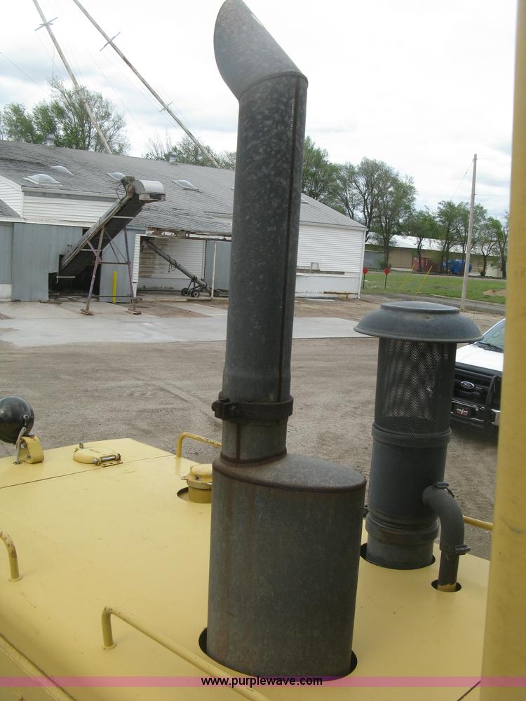 image for item J2824 1989 Caterpillar 120G motor grader