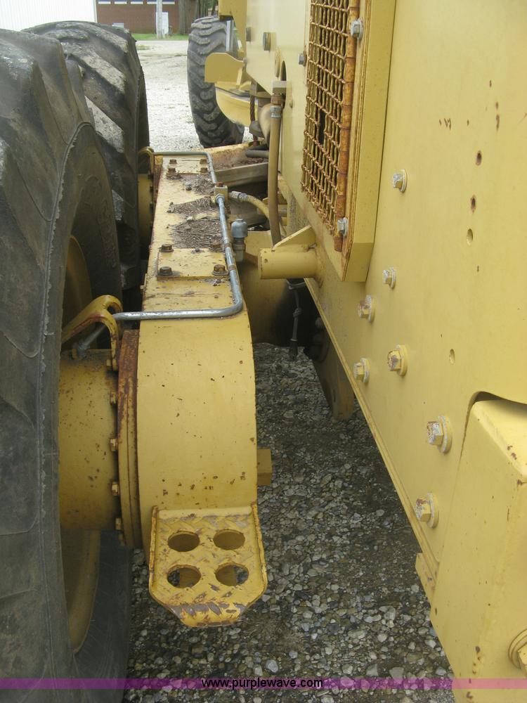 image for item J2824 1989 Caterpillar 120G motor grader