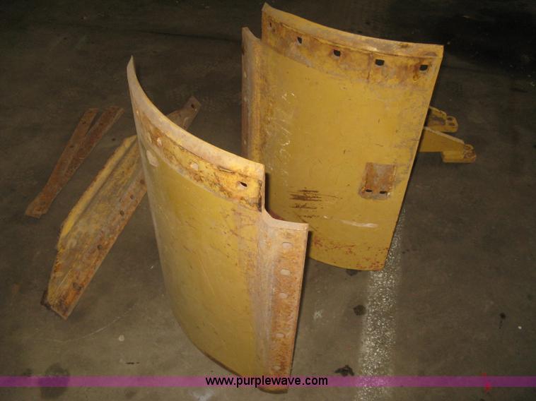 image for item J2824 1989 Caterpillar 120G motor grader