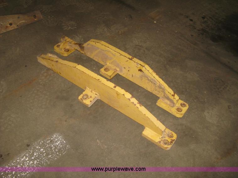 image for item J2824 1989 Caterpillar 120G motor grader