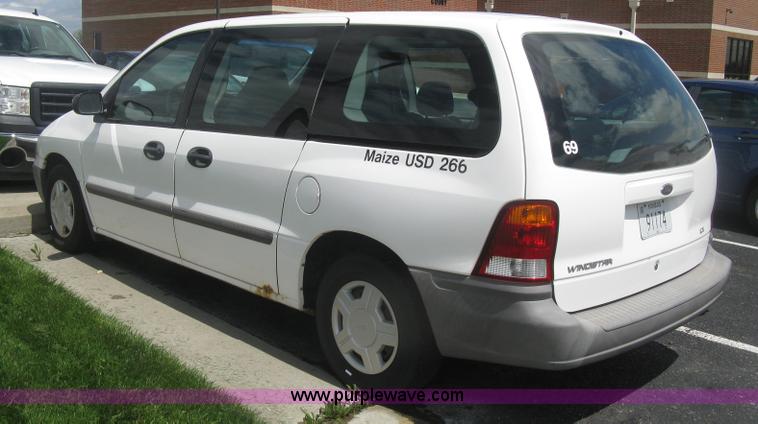 image for item J2827 2001 Ford Windstar LX van