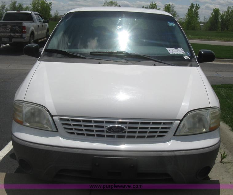 image for item J2827 2001 Ford Windstar LX van