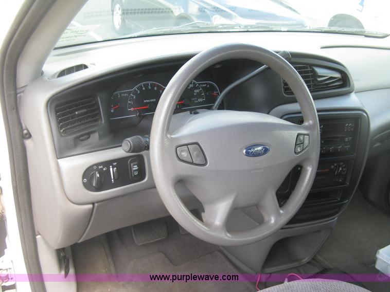 image for item J2827 2001 Ford Windstar LX van
