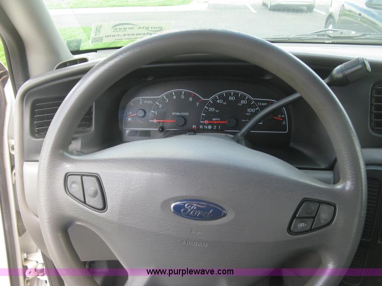 image for item J2827 2001 Ford Windstar LX van