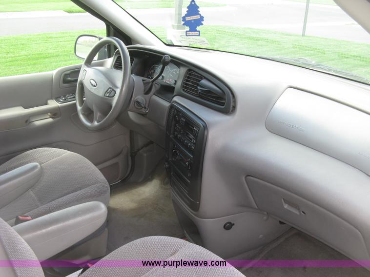 image for item J2827 2001 Ford Windstar LX van