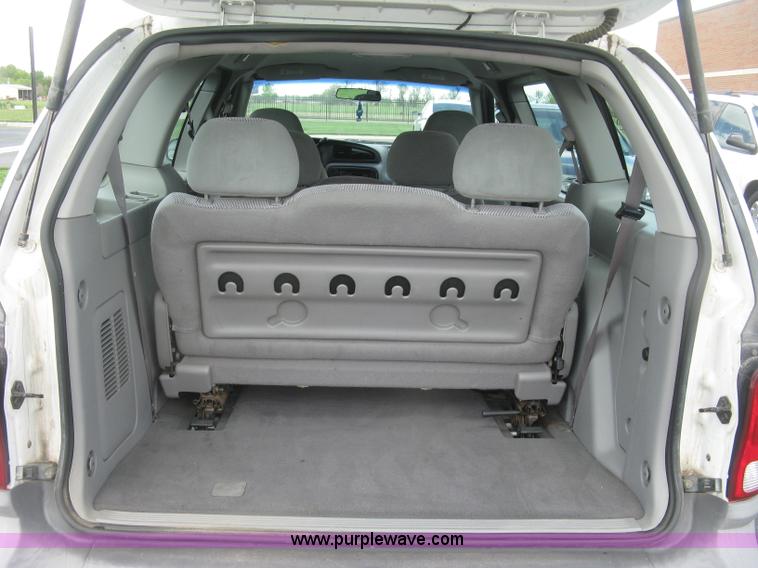 image for item J2827 2001 Ford Windstar LX van