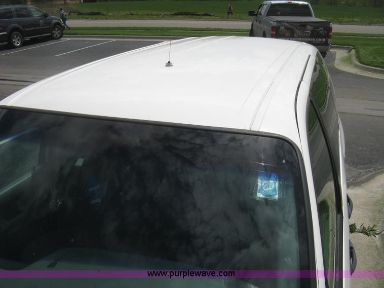 image for item J2827 2001 Ford Windstar LX van