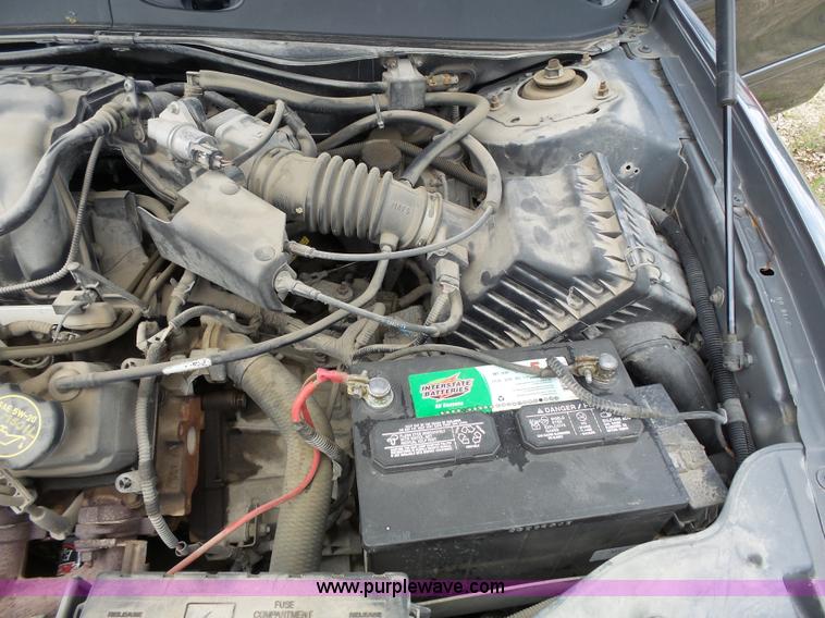 image for item J4105 2005 Ford Taurus SE