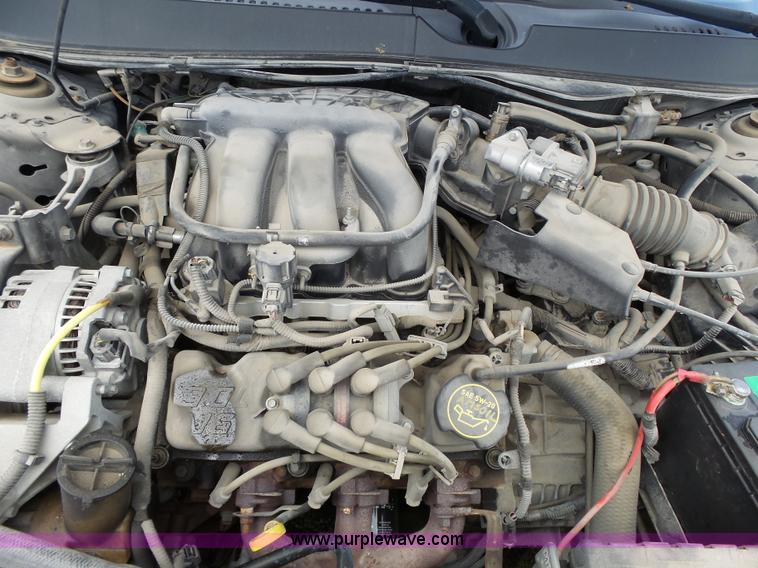 image for item J4105 2005 Ford Taurus SE