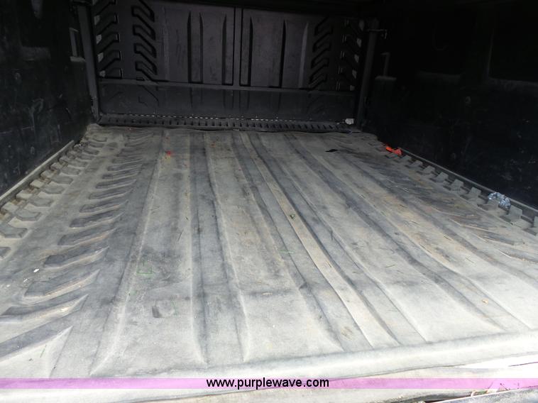 image for item J4106 2004 Chevrolet Avalanche pickup