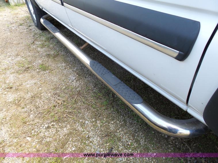 image for item J4106 2004 Chevrolet Avalanche pickup