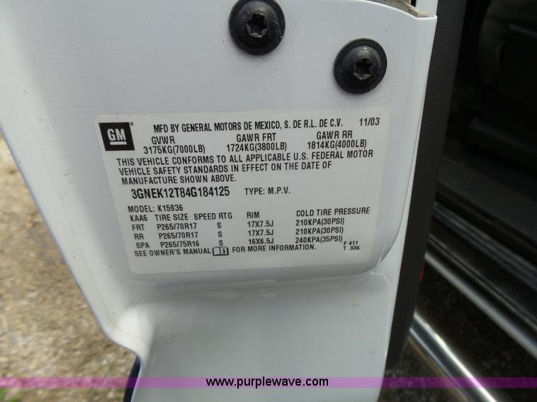 image for item J4106 2004 Chevrolet Avalanche pickup