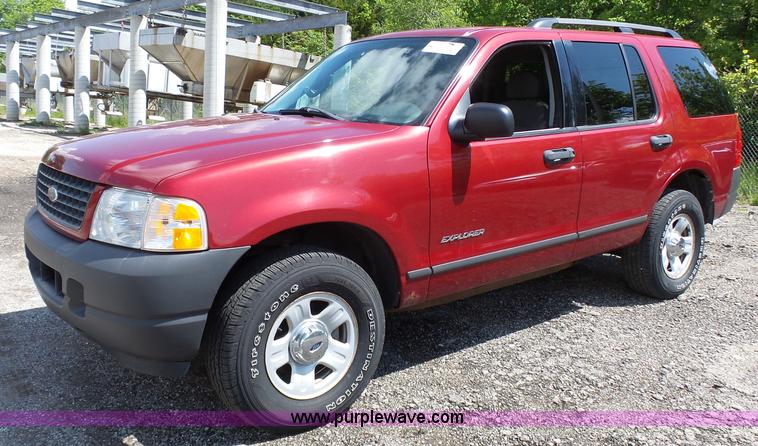 image for item J4107 2004 Ford Explorer SUV