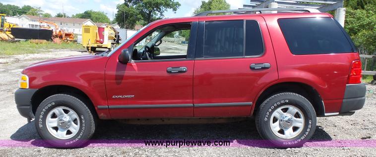 image for item J4107 2004 Ford Explorer SUV
