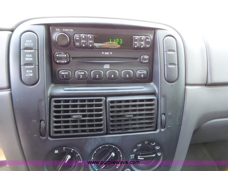 image for item J4107 2004 Ford Explorer SUV