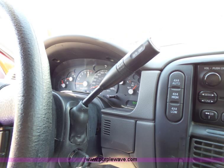 image for item J4107 2004 Ford Explorer SUV